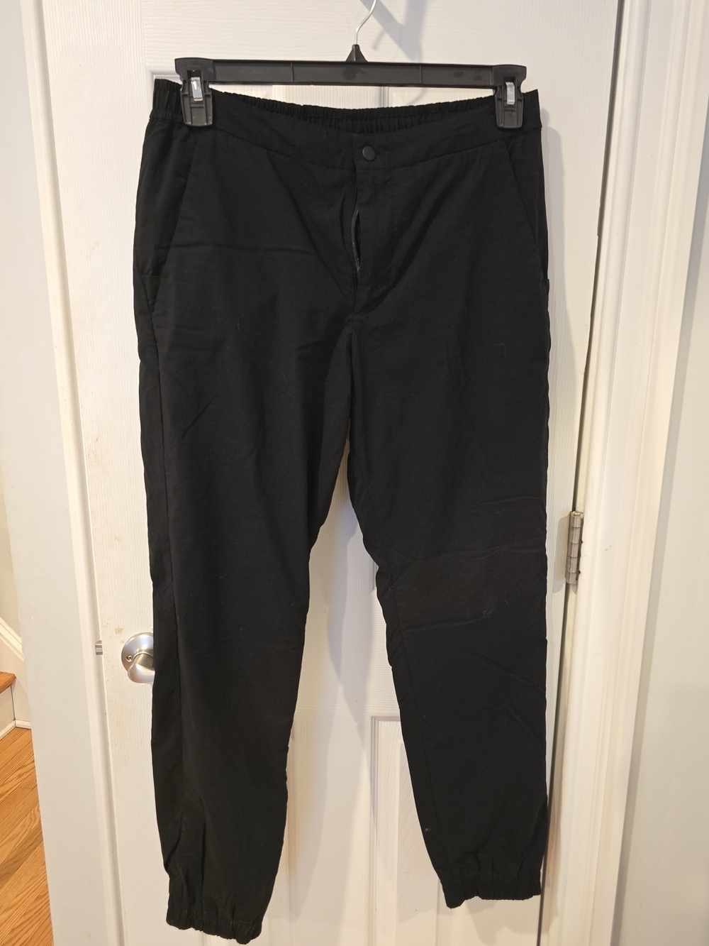 ​UNIQLO Stretch Nylon Jogger Pants Men's Medium Black Elastic Waist Cuffs 172745